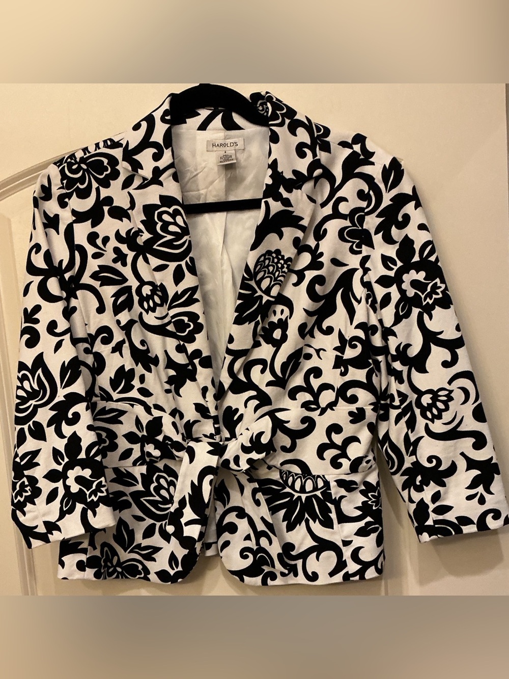 Harold's Black White Floral Single Button Blazer Jacket Size 6